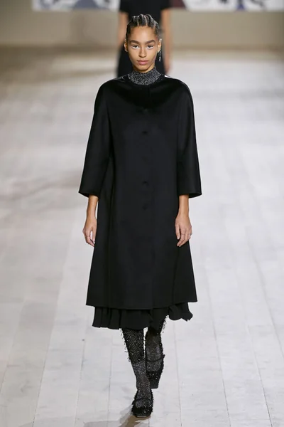 Look 49